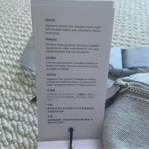 NWT Herschel Fifteen Hip Pack 2L - Picture 8 of 8